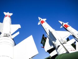 Buntut Kematian Komandannya, Hizbullah Hujani Israel dengan Roket dan Rudal