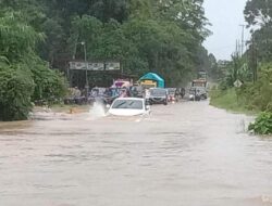 Ruas Jalan Sanggau-Sekadau Terendam Banjir, Ini Penyebabnya