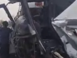 Kecelakaan Maut di Tol Pekalongan: Mobil Lawan Arah Tabrak Bus Rombongan Bonek