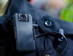 Tingkatkan Transparansi, Petugas Imigrasi Indonesia Kini Gunakan Bodycam