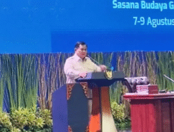 Presiden Prabowo Hadiri KSTI 2025 di ITB, Berkelakar soal Awak Media