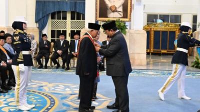 Purnomo Yusgiantoro Dianugerahi Bintang Mahaputera Adipurna oleh Presiden Prabowo