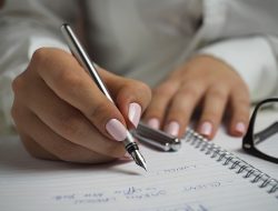 Swedia Kembali Berlakukan Penggunaan Buku Cetak di Sekolah Demi Atasi Penurunan Fokus Belajar Siswa