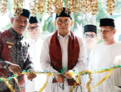 Menteri Kebudayaan Fadli Zon Resmikan Pemugaran Masjid Tuo Ampang Gadang Guna Dorong Ekonomi Warga